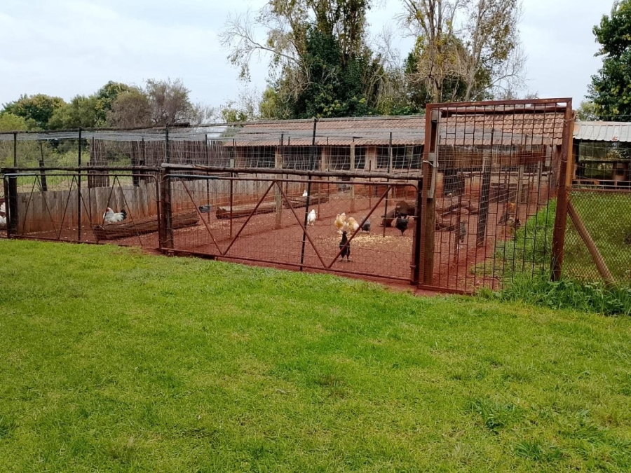 Commercial Property for Sale in Hartbeesfontein North West